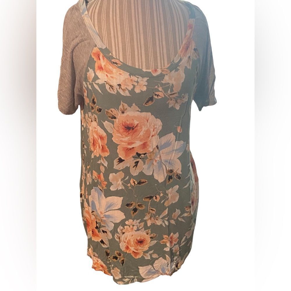 Andree by Unit top like new great look size large